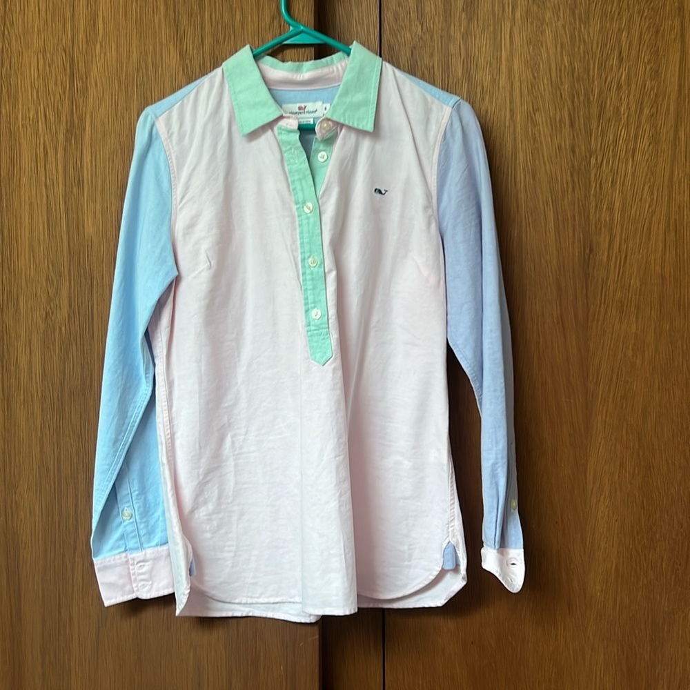 Vineyard vines top